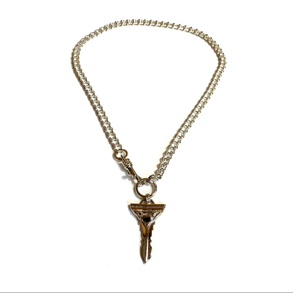 Vtg Winged Heart Key Necklace 25$